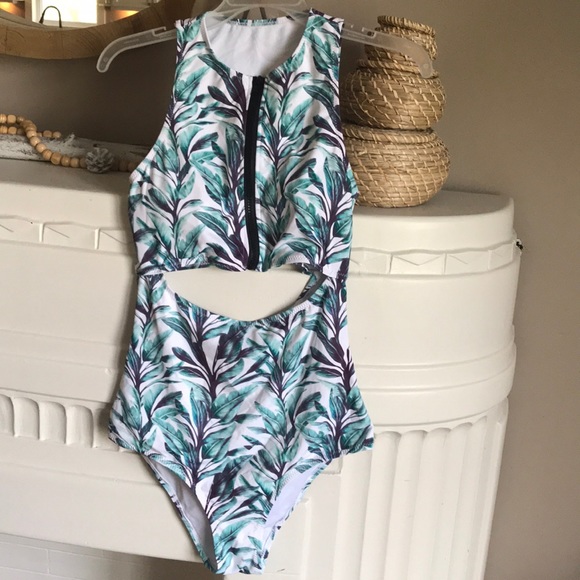 Cupshe Other - One piece swim